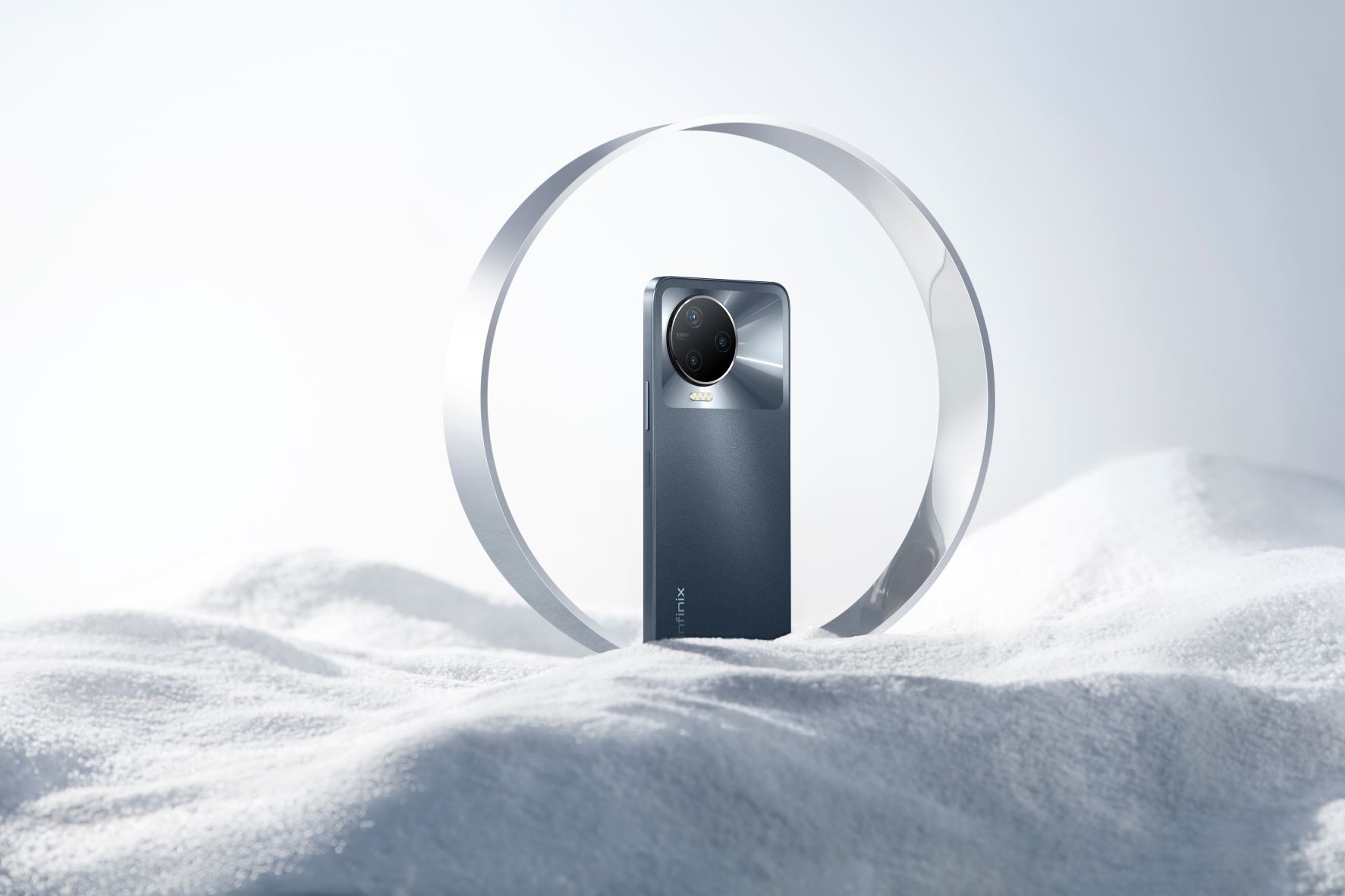 В начале осени в России появятся два новых топовых смартфона Infinix