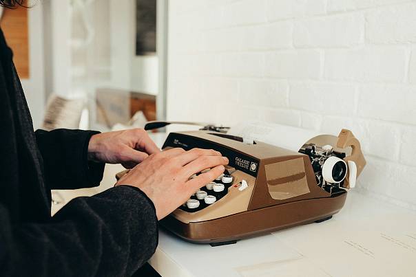 Печатная машинка Фото: Kenny Eliason, unsplash.com