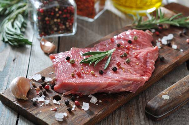 Исследователи определили негативные свойства красного мяса