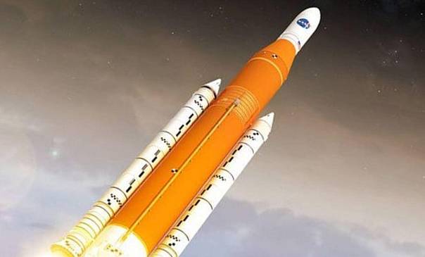 NASA завершило создание большой лунной ракеты 