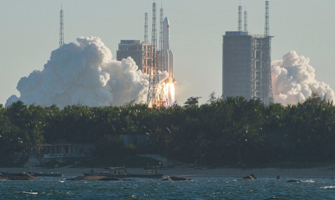 Состоялся первый пуск китайской ракеты-носителя Long March-5B