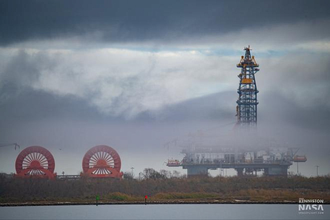 Опубликованы первые фотографии нового плавучего космодрома SpaceX