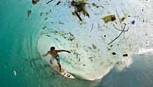 Неизвестные микробы разлагают пластик в океане