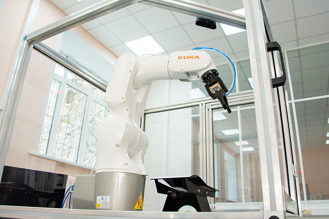 Новый формат обучения студентов: в МТУСИ открылась лаборатория промышленной робототехники