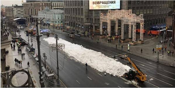 В Москву привезли тонны искусственного снега