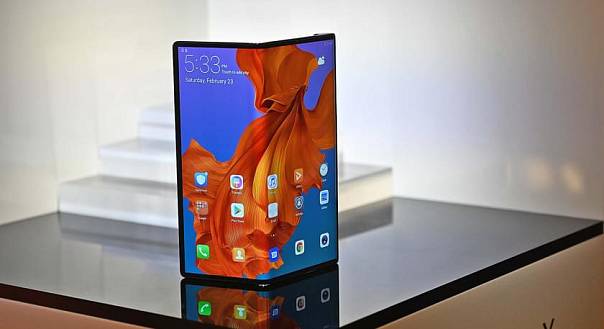 Глава Huawei уже тестирует складной смарфтон Mate X