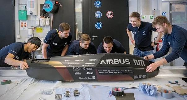 Капсула Hyperloop поставила новый рекорд по скорости