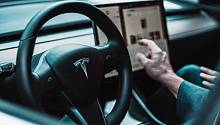 Полностью роботизированное производство аккумуляторов Tesla показали на видео