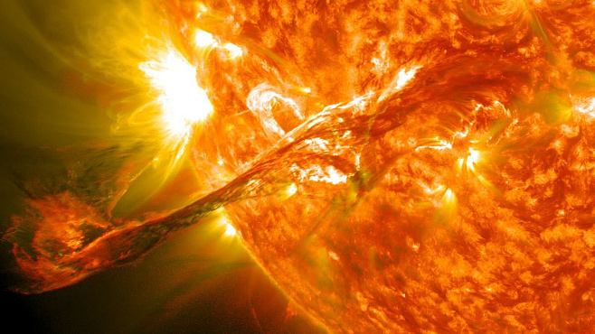 На Солнце произошли две вспышки средней мощности