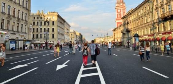 Пешеходный Невский проспект