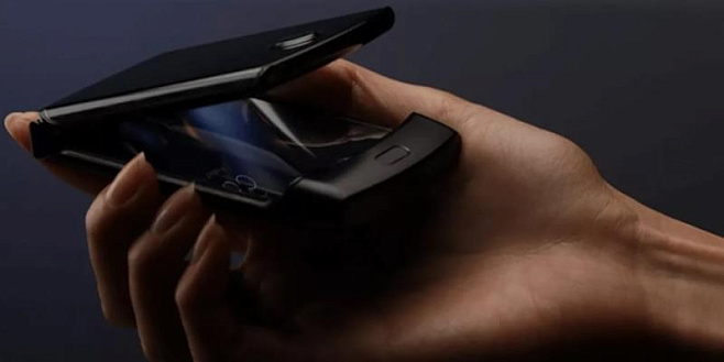 В сеть утекли фото преемника культовой Motorola RAZR V3