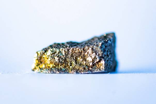 Обуздали водород: создан более экономичный сплав для твердотельных накопителей