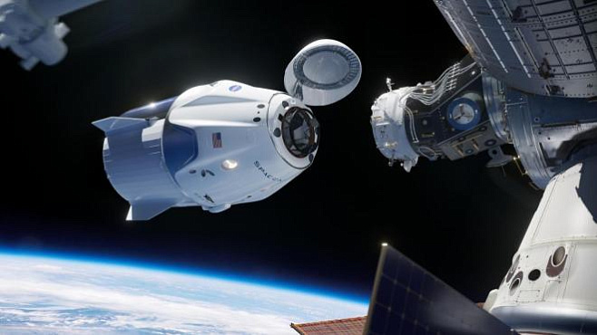 Crew Dragon пристыковался к МКС