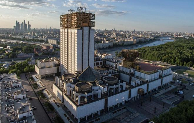 В РАН сообщили об условии, необходимом для окончания эпидемии коронавируса в РФ