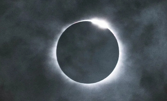 Полное затмение Солнца в Антарктиде: двухминутная ночь 