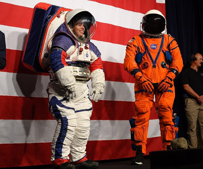 NASA представило новые универсальные скафандры