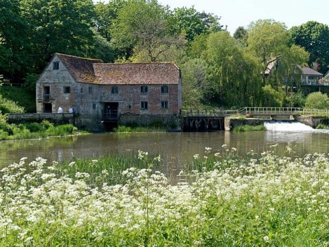 Тысячелетняя мельница возобновила производство муки из-за пандемии 
