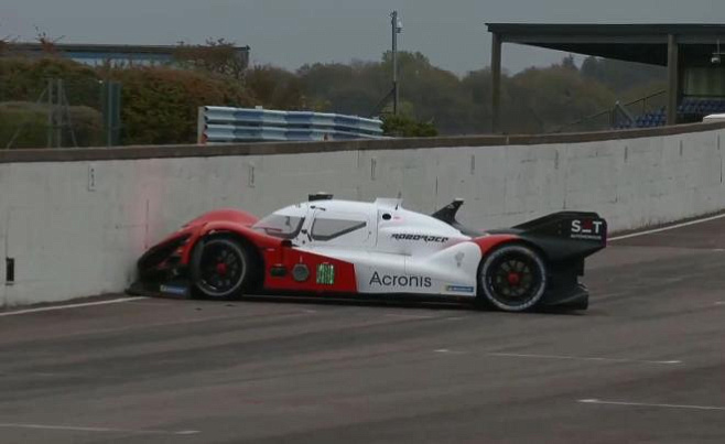 Беспилотный болид разбился через две секунды после начала тестового заезда