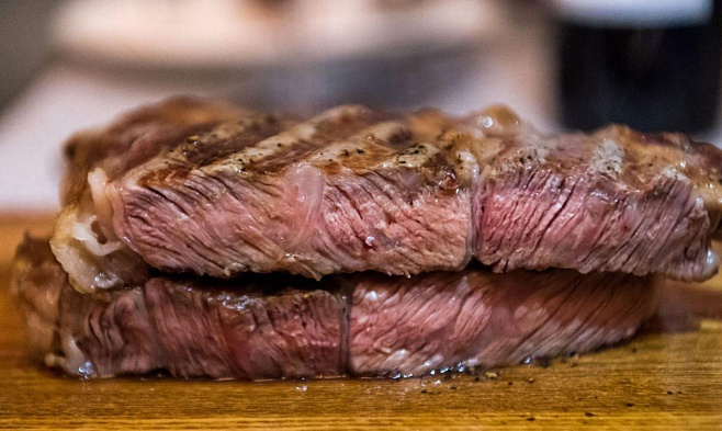 Российские космонавты вырастили на МКС мясо из клеток коровы